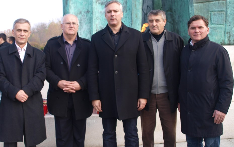 PREDSJEDNIK GRADSKE SKUPŠTINE GRADA ZAGREBA U VUKOVARU U KOLONI SJEĆANJA